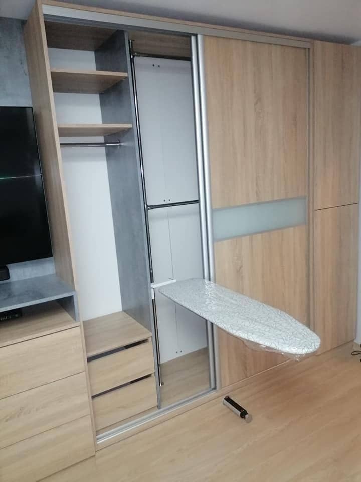 Garderoba z deską do prasowania, zdjęcie 1