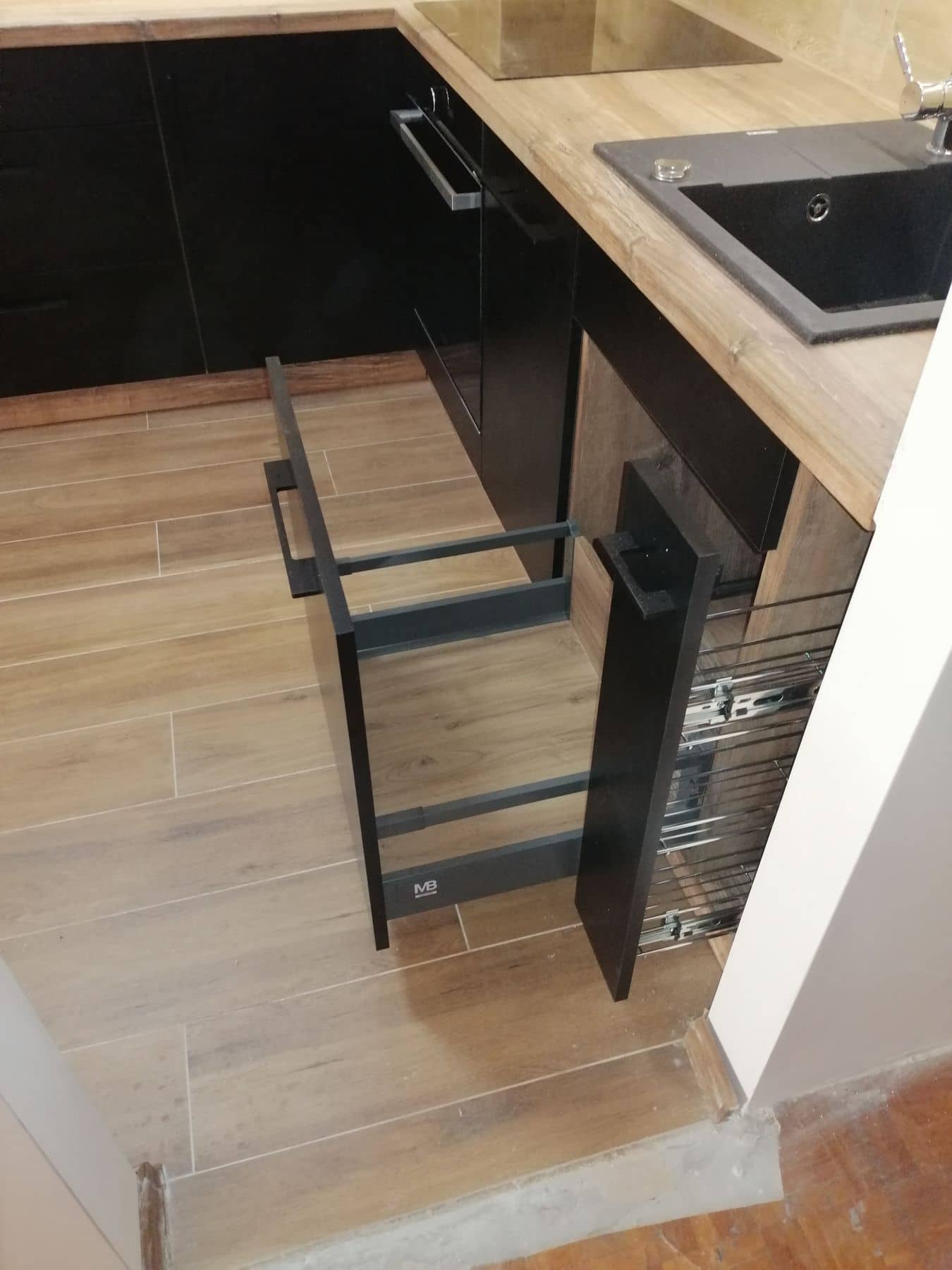 Czarne fronty i jasny dąb, zdjęcie 3